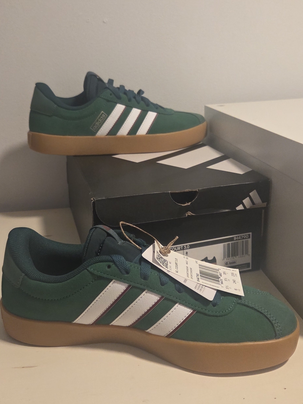adidas Green and White Kids/Youth Low-Top Sneakers with Gum Sole LV COURT 3.0.